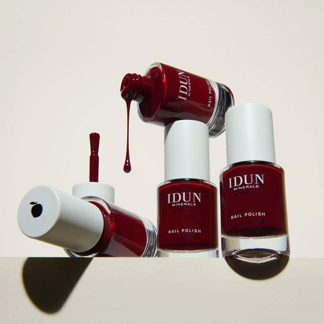 NAIL POLISH